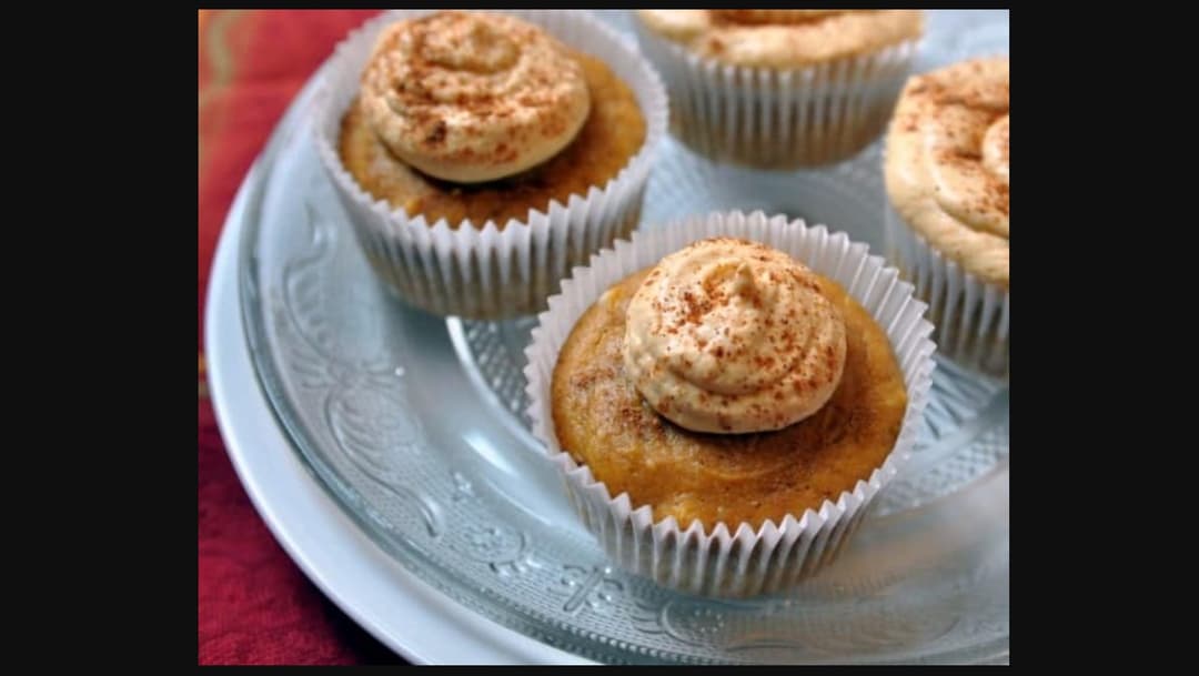 Pumpkin Spice Cupcakes With a Cranberry Twist