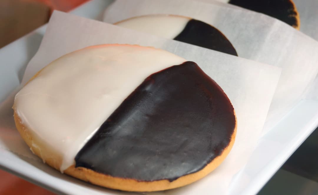 New York’s Famous Black and White Cookies: The Dessert You’ll Regret Not Making