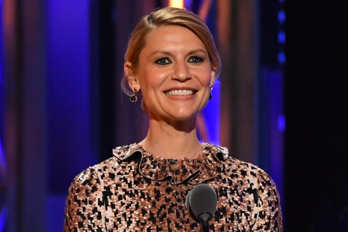 Claire Danes Recalls Pregnancy “Meltdown” With Baby No. 3 at 44