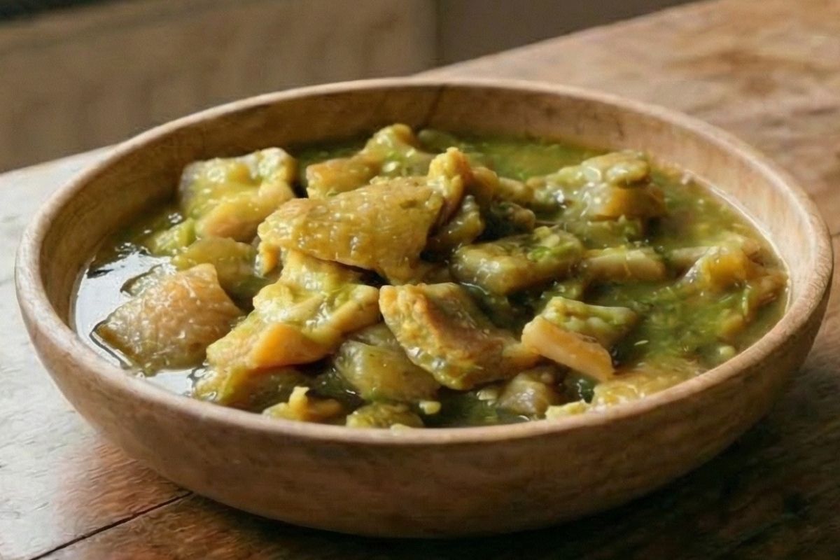Flavor-Packed Chicharrón en Salsa Verde Recipe
