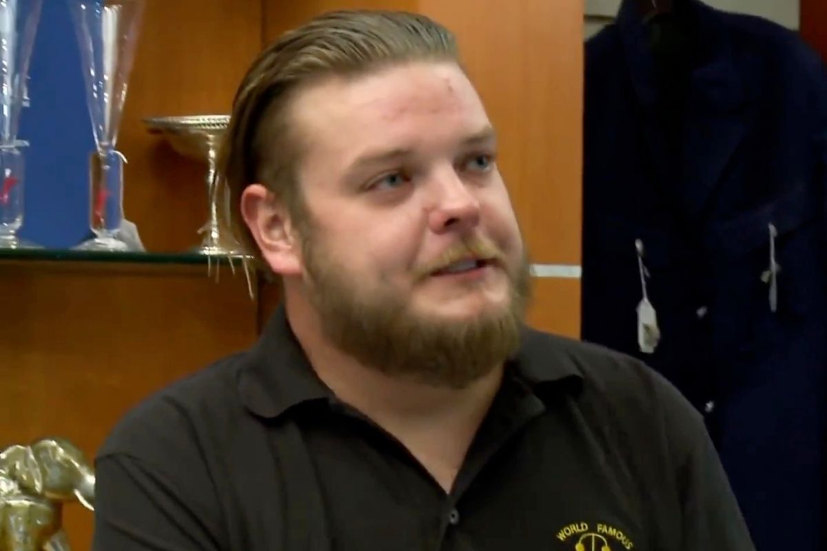 Screenshot of Corey Harrison on Pawn Stars.
