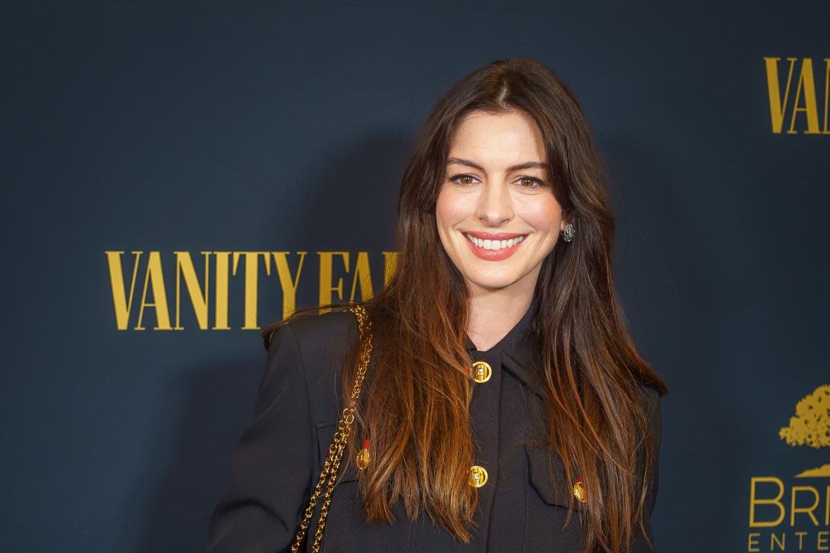 Anne Hathaway Vanity