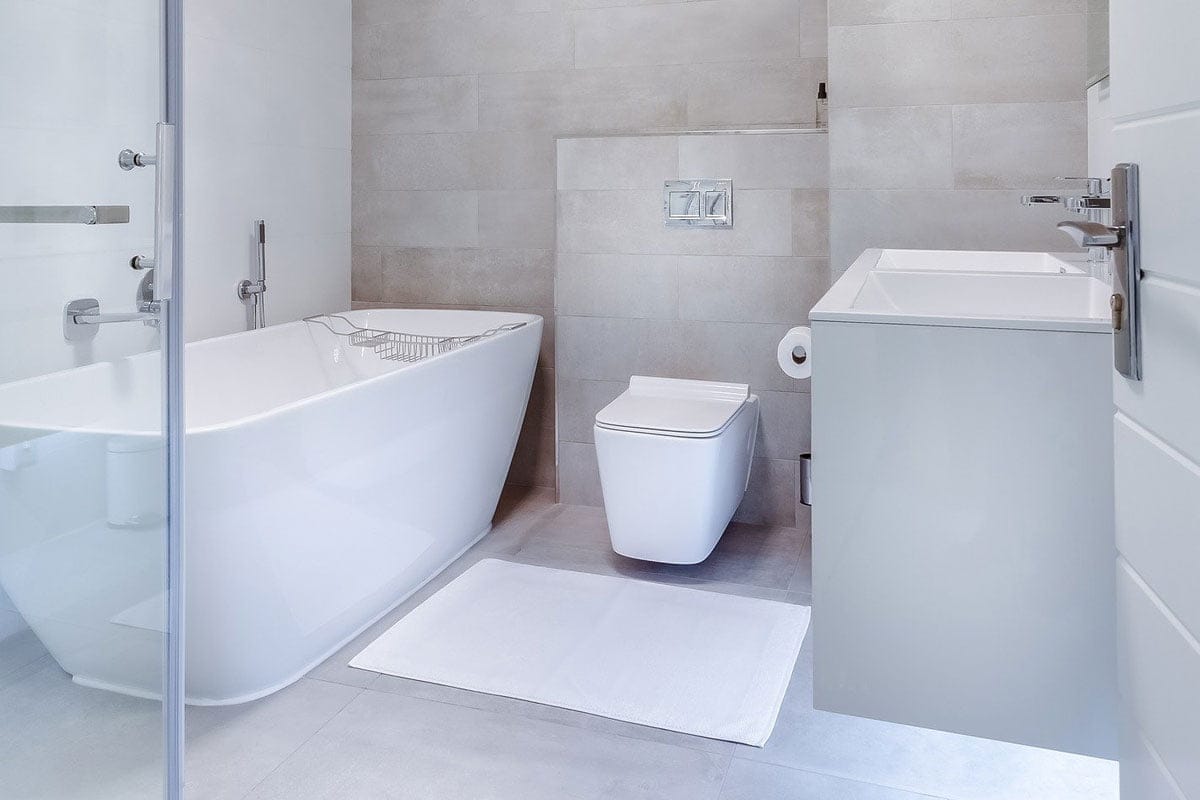 8 Amazing Bathroom Cleaning Hacks: From Mirrors to Faucets