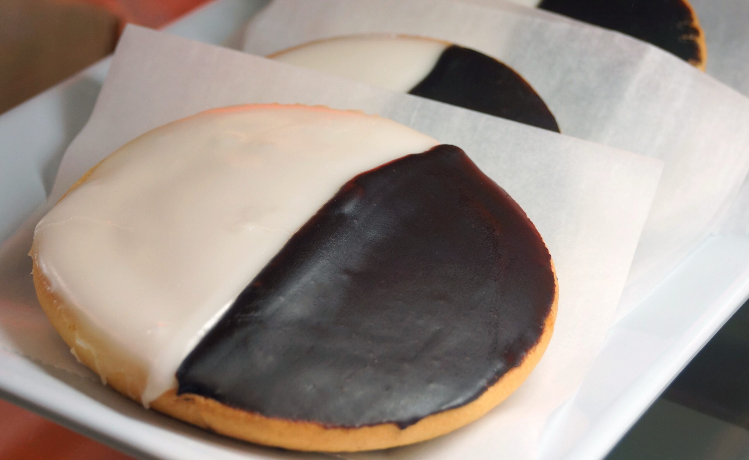 New York’s Famous Black and White Cookies: The Dessert You’ll Regret Not Making