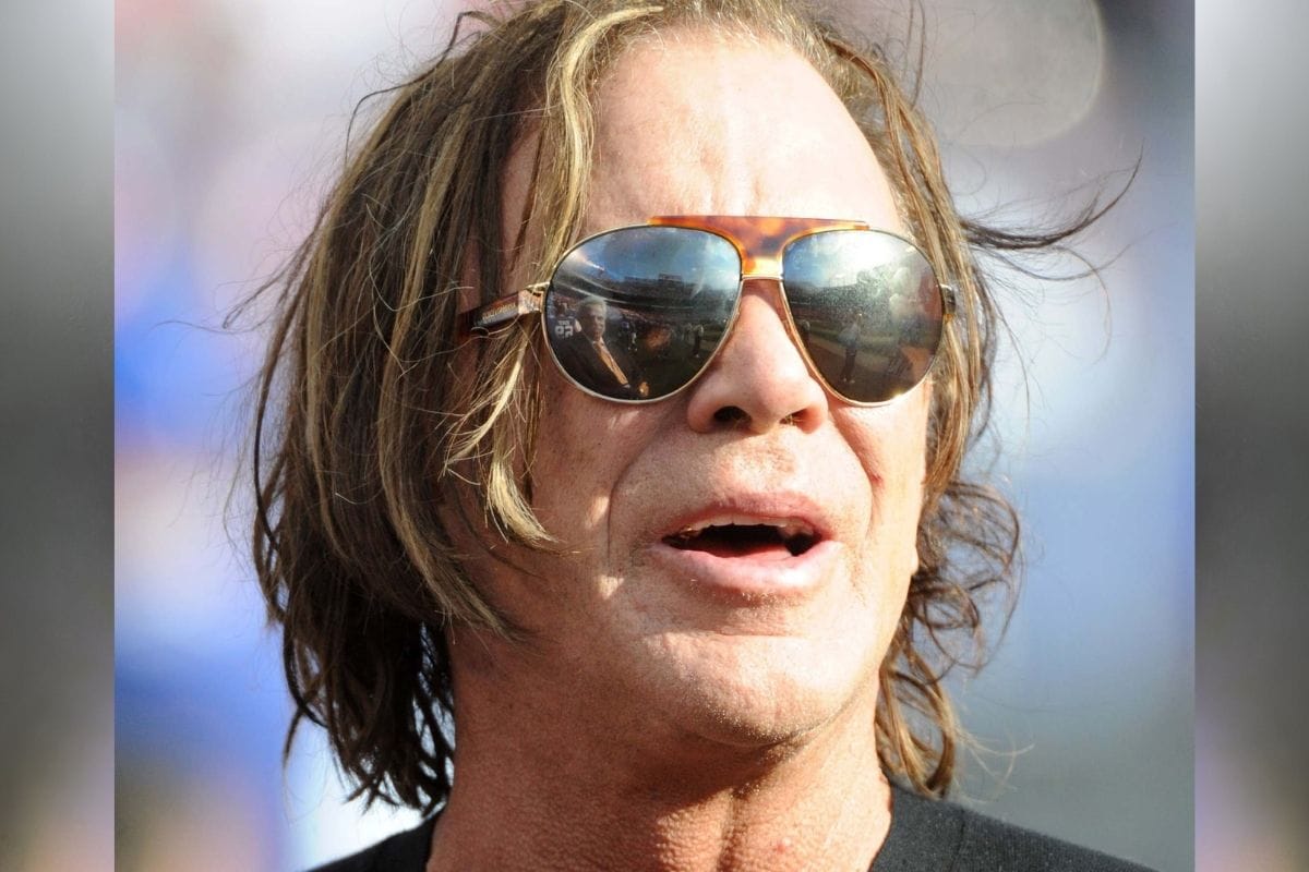 Oct 11, 2009; East Rutherford, NJ, USA; Mickey Rourke watches from the sidelines during the NFL game between the Oakland Raiders and the New York Giants at Giants Stadium.Oct 11, 2009; East Rutherford, NJ, USA; Mickey Rourke watches from the sidelines during the NFL game between the Oakland Raiders and the New York Giants at Giants Stadium.