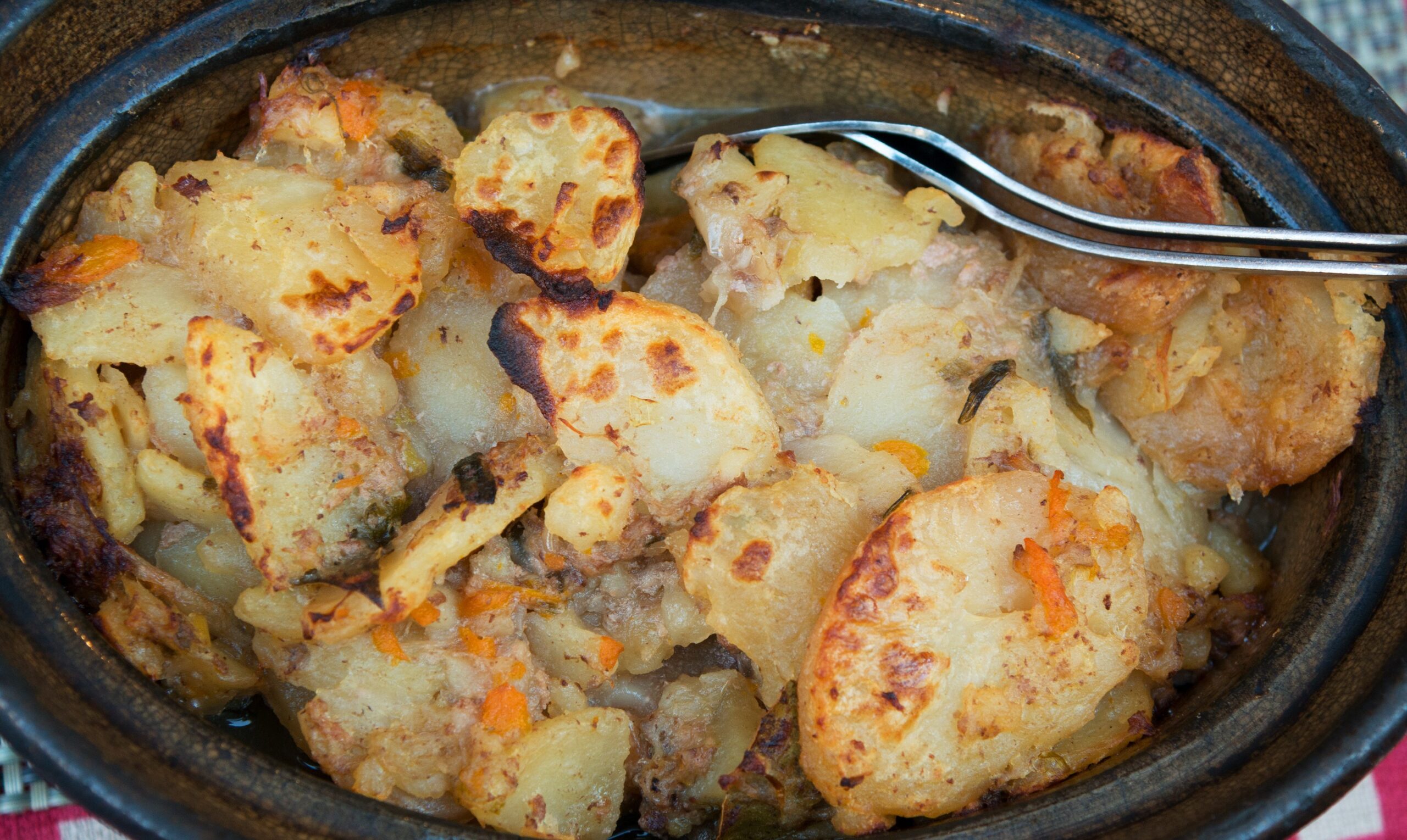 Traditional Baeckeoffe Recipe with Tender Meat and Potatoes
