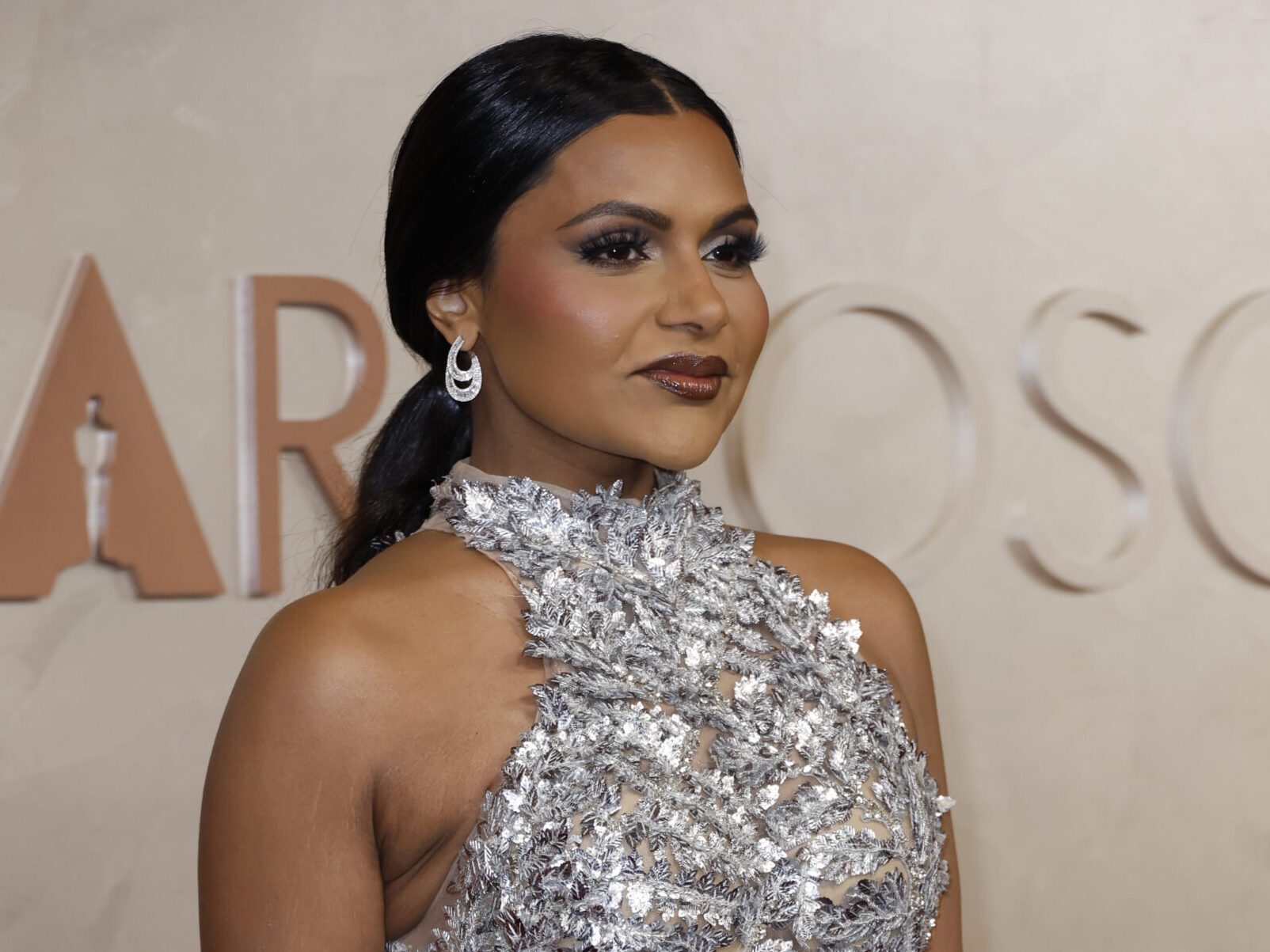 Mindy Kaling Reveals Real Reason Mar 2, 2025; Los Angeles, CA, USA; Mindy Kaling on the red carpet at the 97th Oscars at the Dolby Theatre at Ovation Hollywood