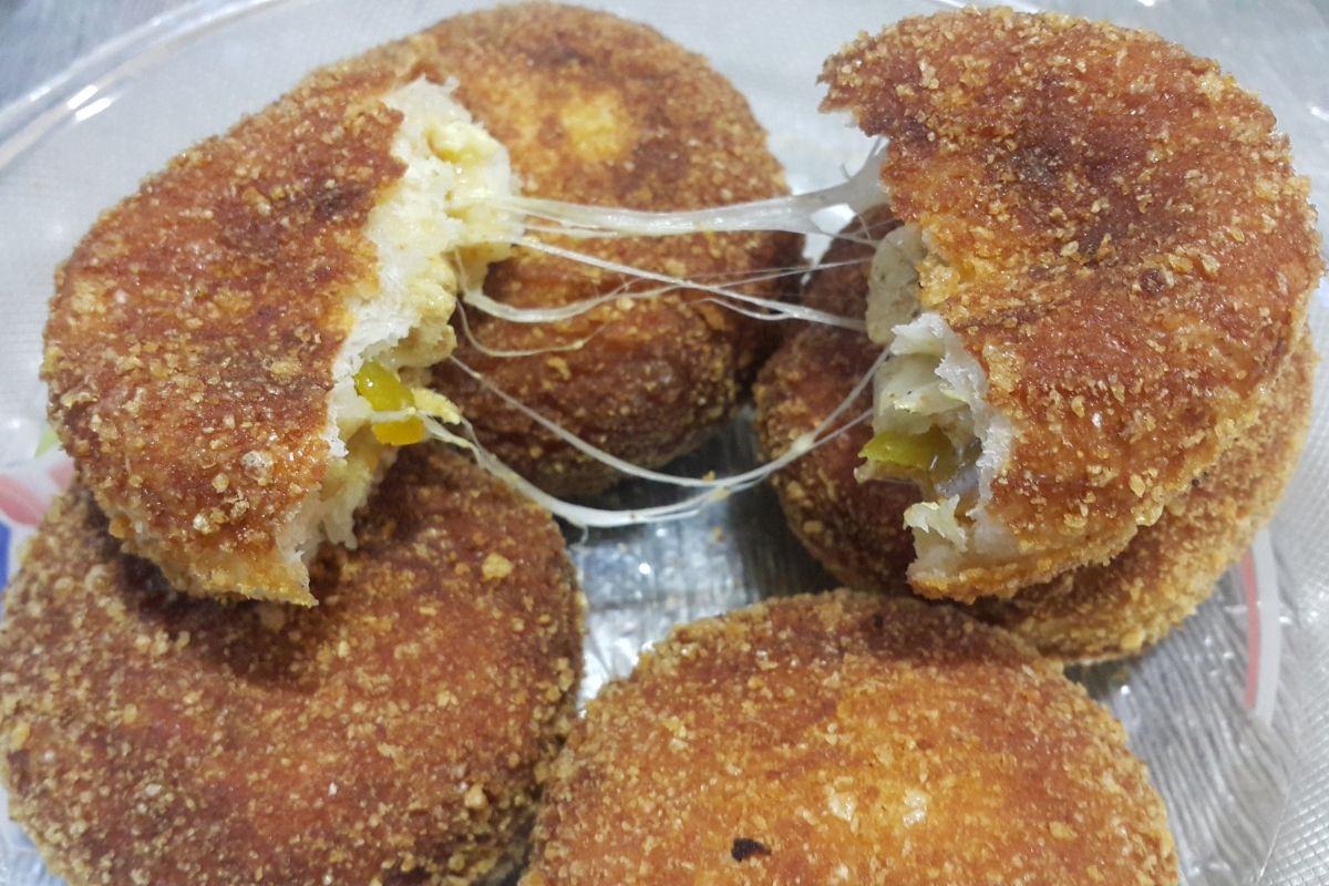 Fried Pizza Bombs