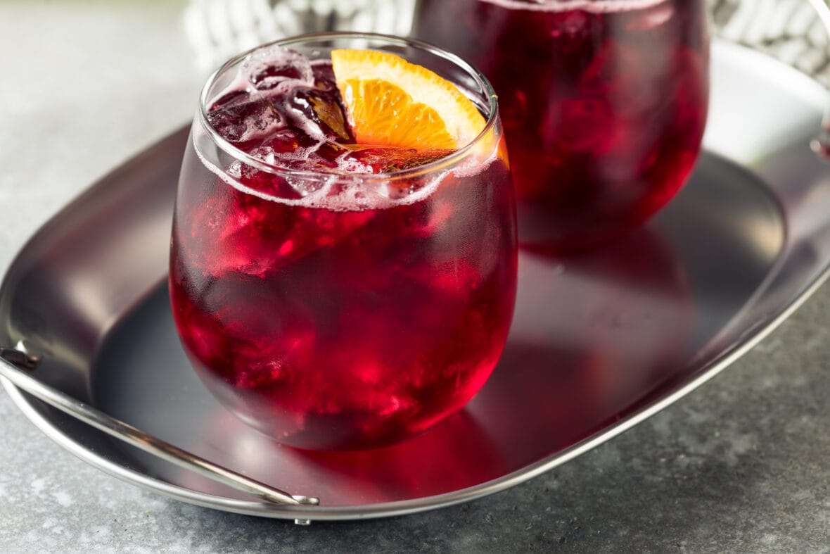 11 of the Healthiest Alcoholic Drinks According to Nutritionists