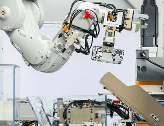 Apple GiveBack with Daisy, the robot