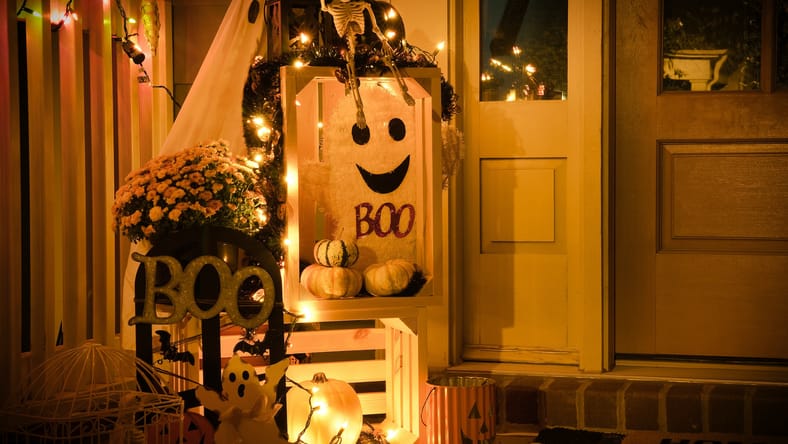 cheap and easy decorations for Halloween