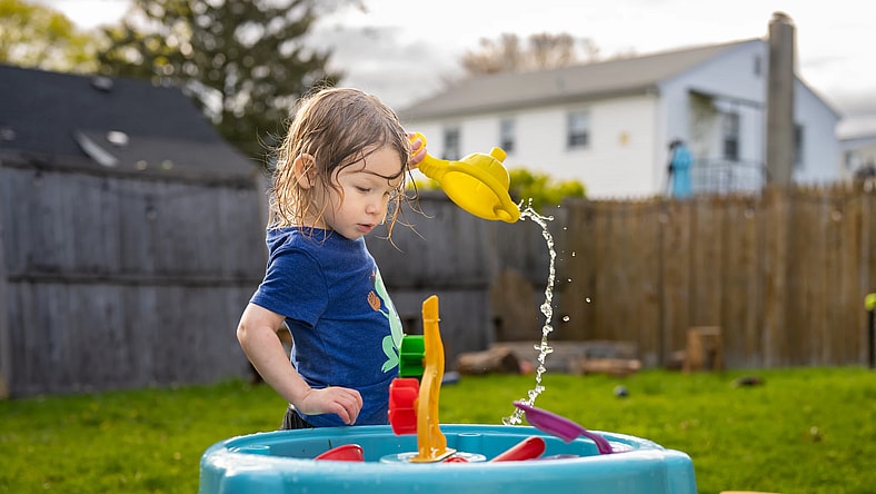 10 Child-Friendly Backyard Ideas on a Budget