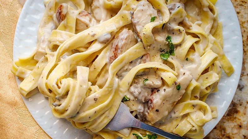 Fettuccine Alfredo Chicken