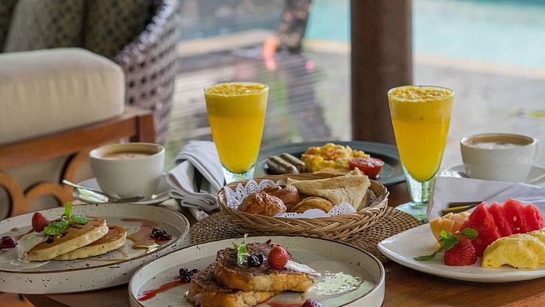 Hotel Breakfast Hacks Unsplash