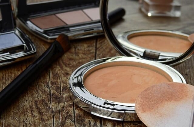 Why Bare Minerals Is the Makeup Brand For Your Teenager 1