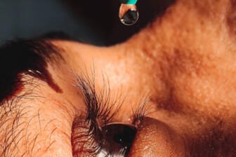 These Eye Drops Promise An Instant Eye-Lift Effect—And The Results Are Impressive
