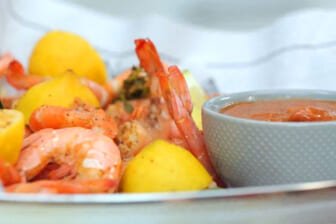 Boiled Shrimp With Tangy Cocktail Sauce