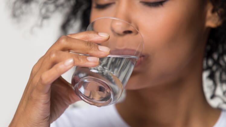 7 symptoms of dehydration in women