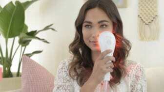 How to Use Red Light Therapy At Home