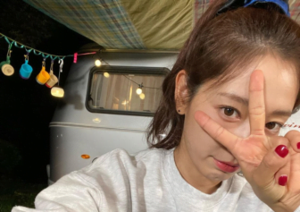 cheerful eye bags
