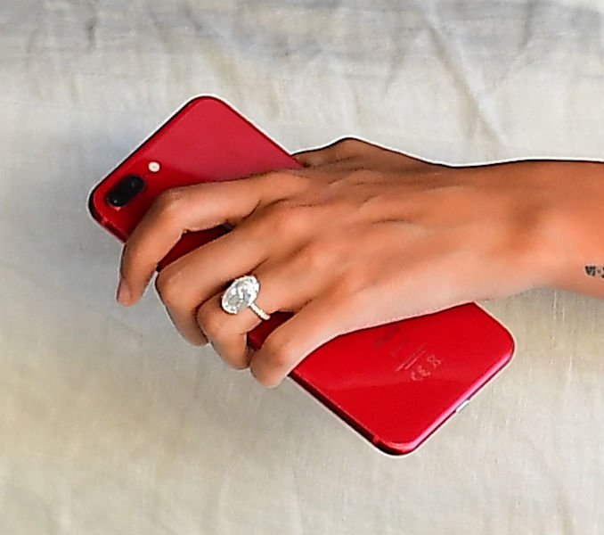 hailey baldwin beiber engagement ring best celebrity engagement rings, Hailey Beiber