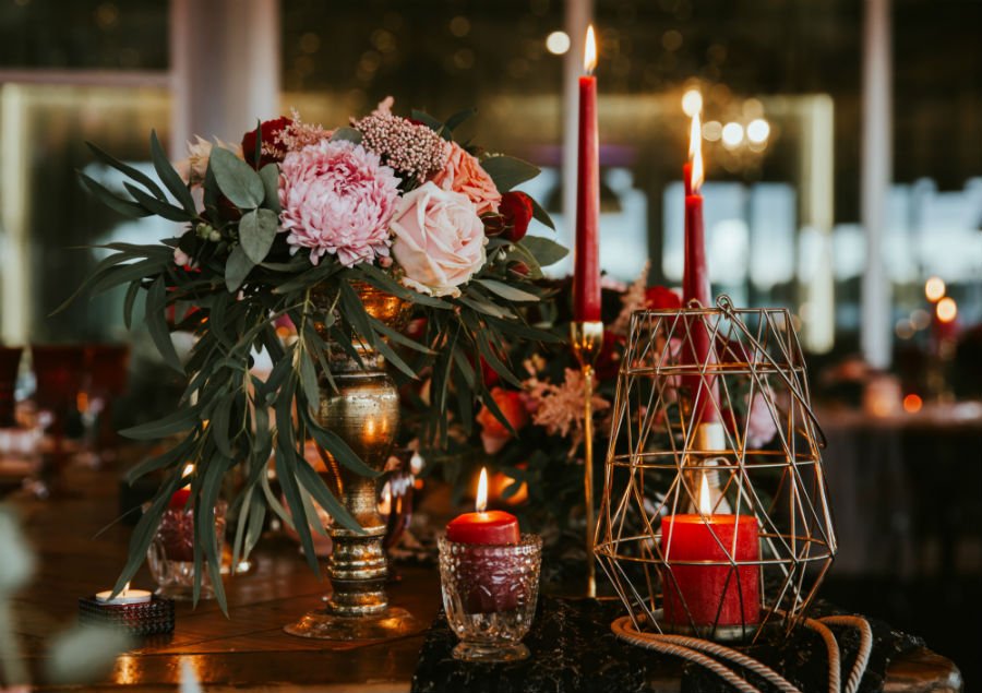 holiday table flower arrangements