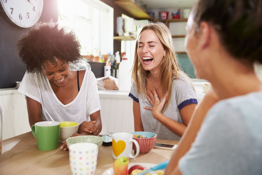 women having breakfast immune-boosting habits