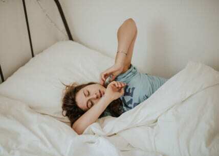 How to Use a Pregnancy Pillow: Guide for New Moms