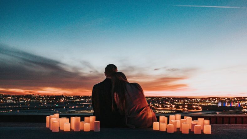 8 Great Weeknight Date Ideas for Parents