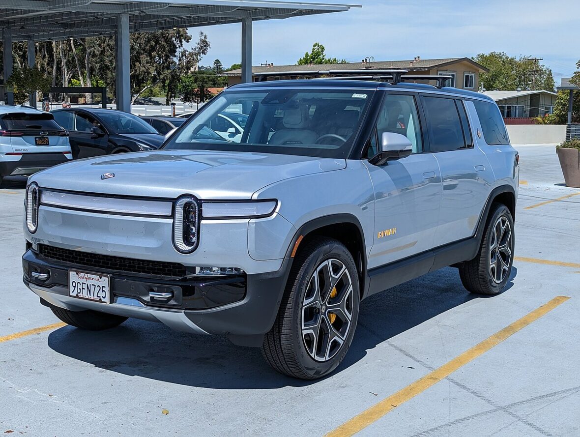 rivian r1s