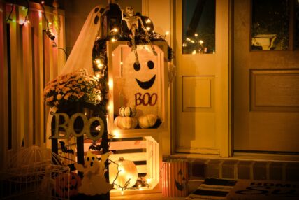 cheap and easy decorations for Halloween
